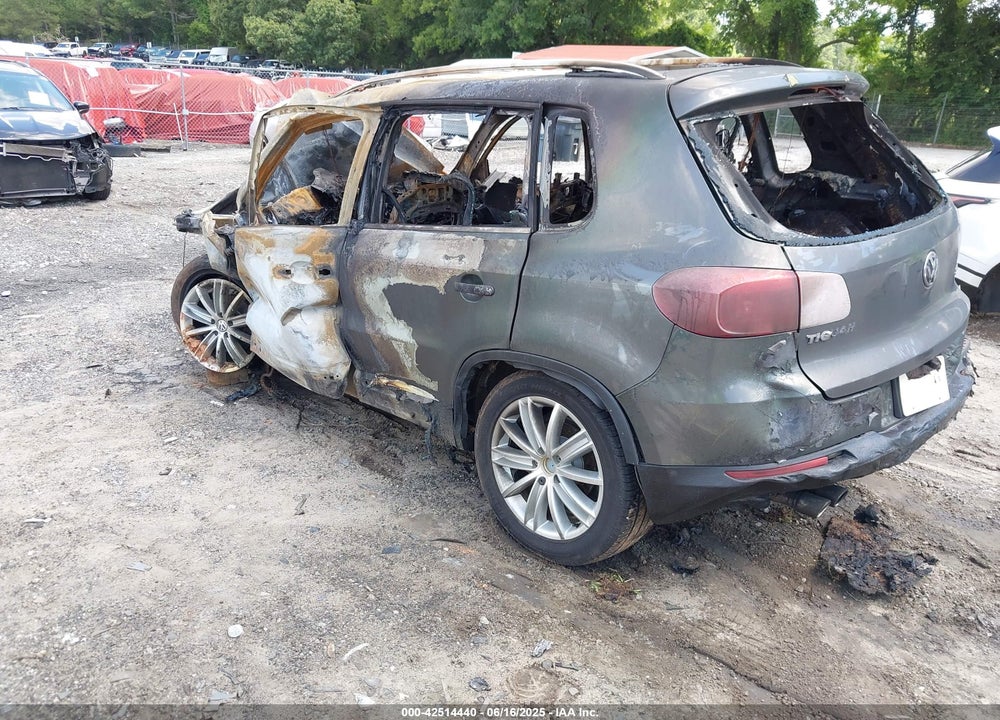 2013 VOLKSWAGEN TIGUAN VIN: WVGAV3AX1DW590226