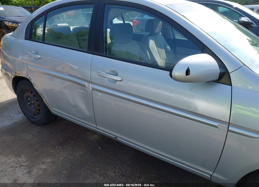 2008 HYUNDAI ACCENT VIN: KMHCN46C08U230211