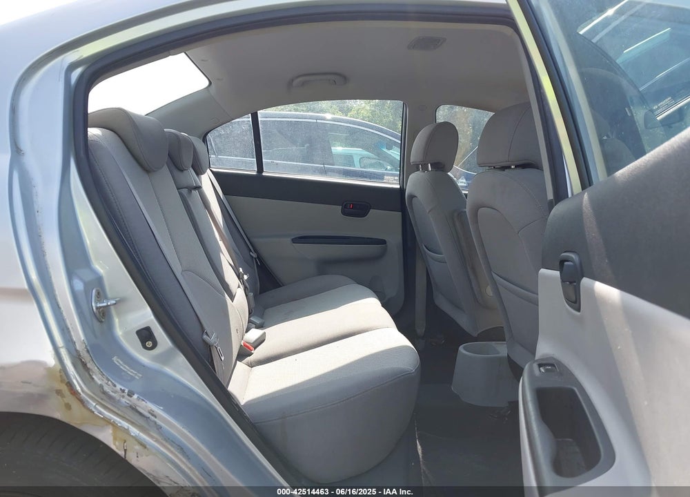 2008 HYUNDAI ACCENT VIN: KMHCN46C08U230211