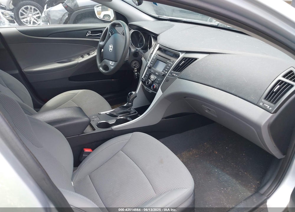 2014 HYUNDAI SONATA GLS VIN: 5NPEB4AC2EH927415