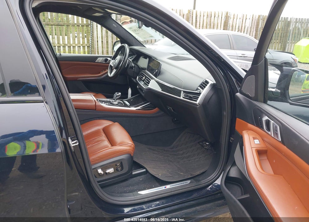 2019 BMW X7 VIN: 5UXCX4C53KLB39677