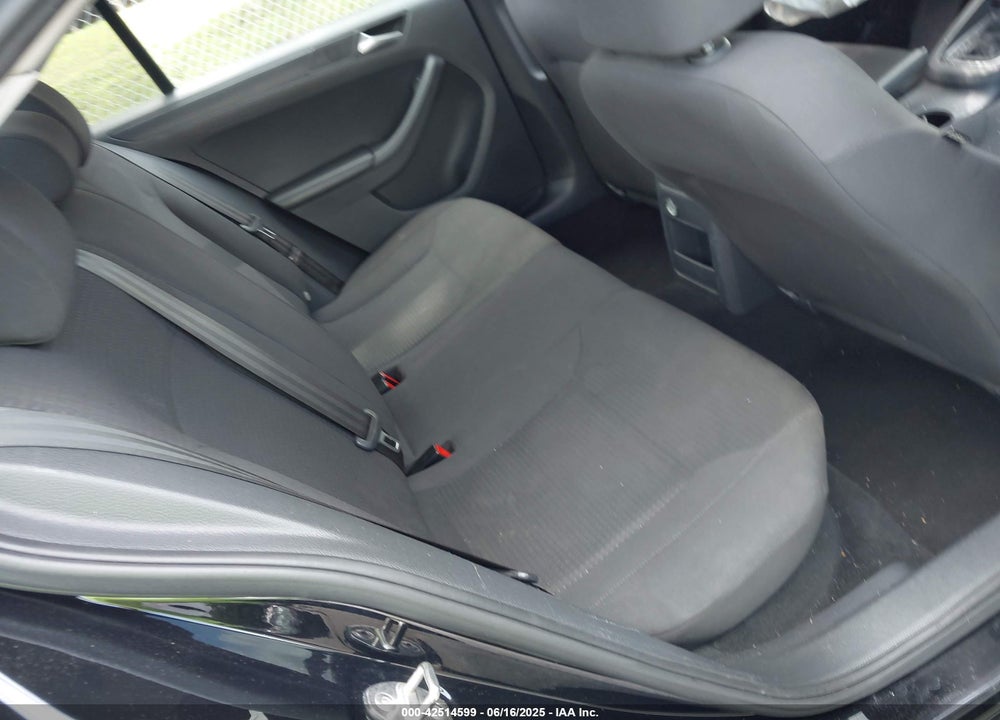 2015 VOLKSWAGEN JETTA VIN: 3VW2K7AJ7FM290517