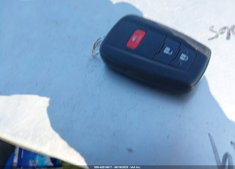 2021 TOYOTA C-HR VIN: JTNKHMBX2M1110658
