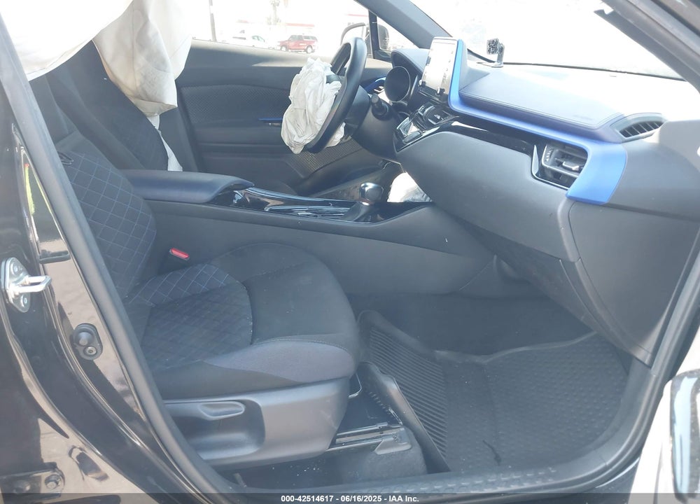 2021 TOYOTA C-HR VIN: JTNKHMBX2M1110658