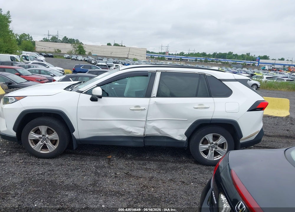 2021 TOYOTA RAV4 VIN: 2T3P1RFV9MC191195
