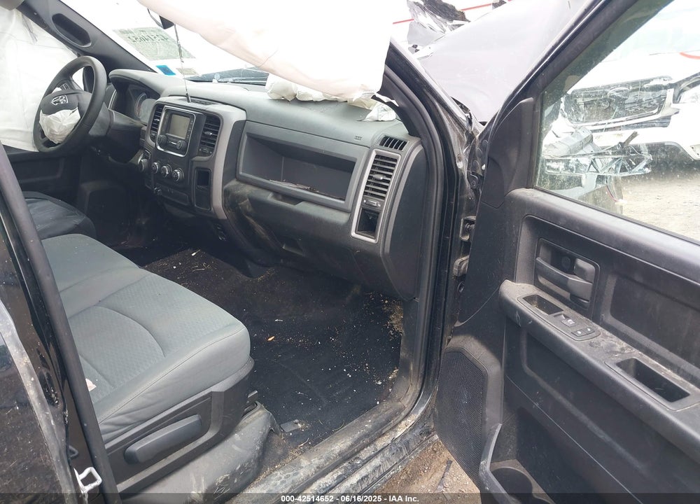 2014 RAM 1500 VIN: 1C6RR7KTXES419182