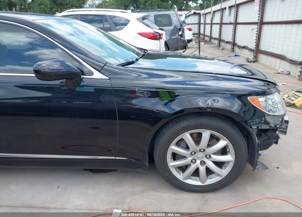 2008 LEXUS LS460 VIN: JTHBL46F585082517