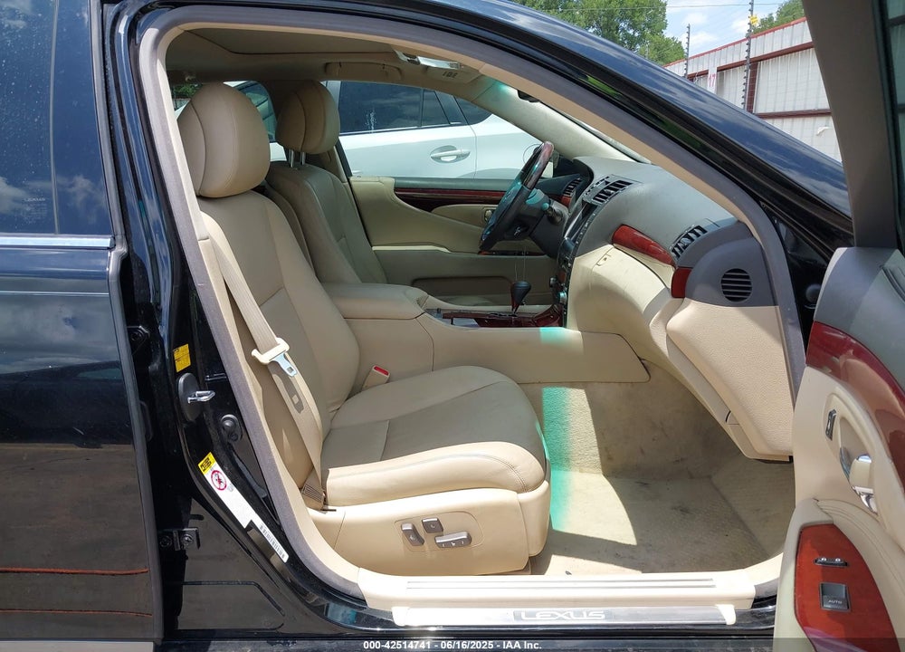 2008 LEXUS LS460 VIN: JTHBL46F585082517