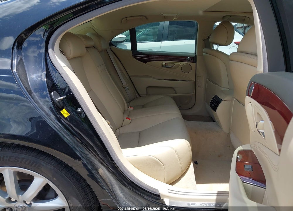 2008 LEXUS LS460 VIN: JTHBL46F585082517