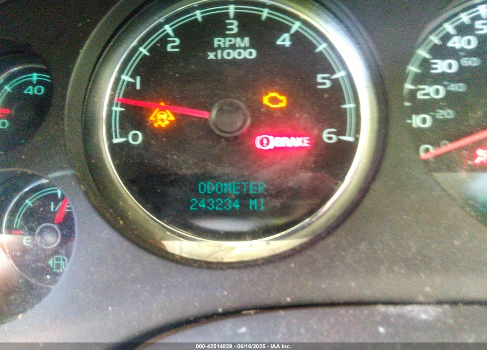 2007 GMC YUKON VIN: 1GKFC13027J128364