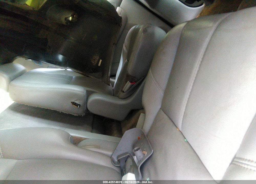 2007 GMC YUKON VIN: 1GKFC13027J128364