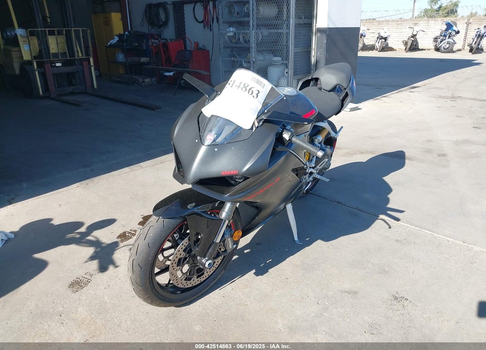 2024 DUCATI PANIGALE V2 VIN: ZDMHAATW6RB014805