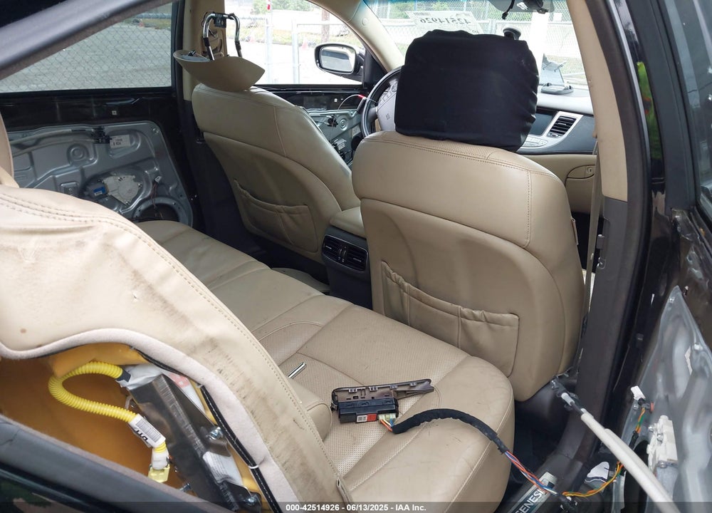 2011 HYUNDAI GENESIS VIN: KMHGC4DF9BU144990