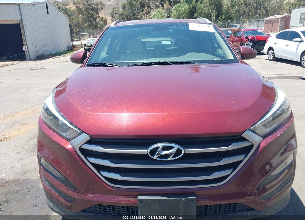 2017 HYUNDAI TUCSON VIN: KM8J33A4XHU331103