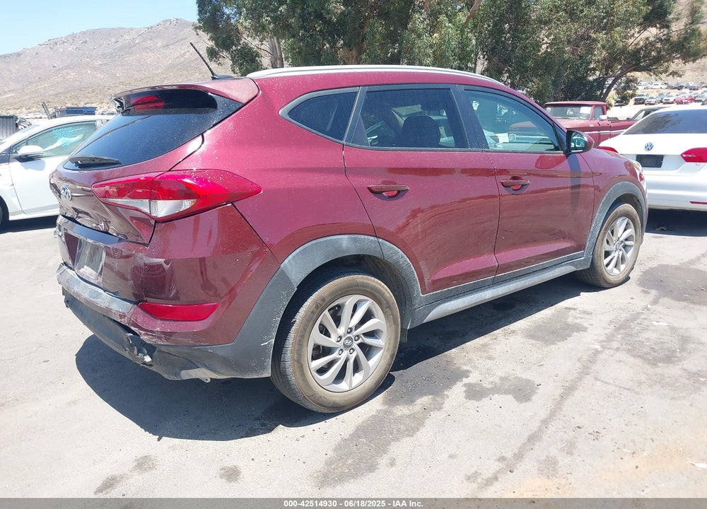 2017 HYUNDAI TUCSON VIN: KM8J33A4XHU331103