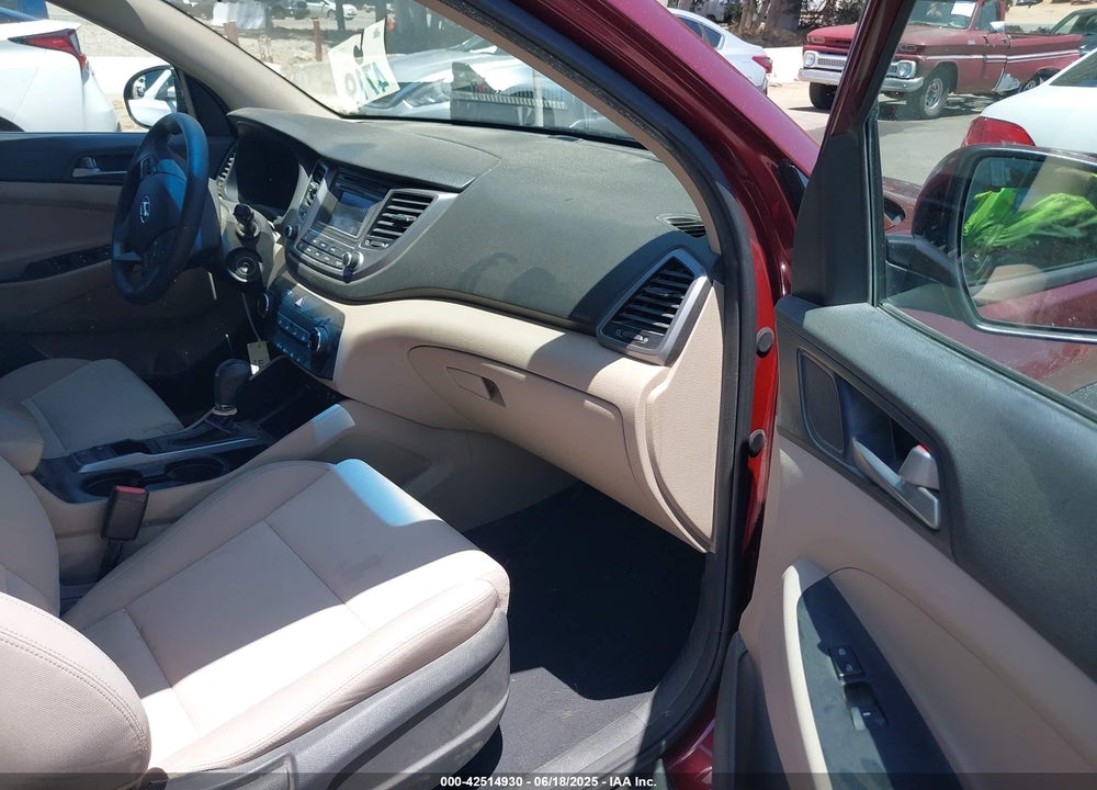 2017 HYUNDAI TUCSON VIN: KM8J33A4XHU331103