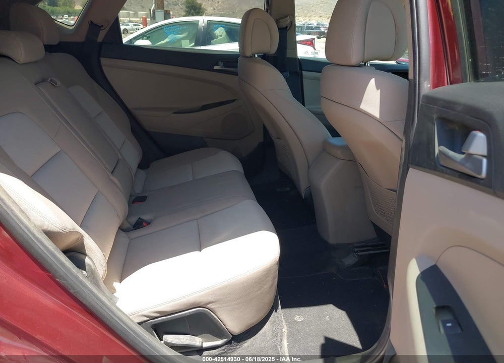 2017 HYUNDAI TUCSON VIN: KM8J33A4XHU331103