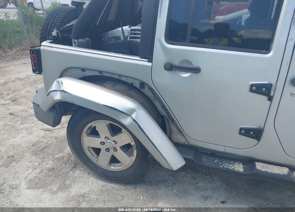 2009 JEEP WRANGLER UNLIMITED SAHARA VIN: 1J4GA59149L720511