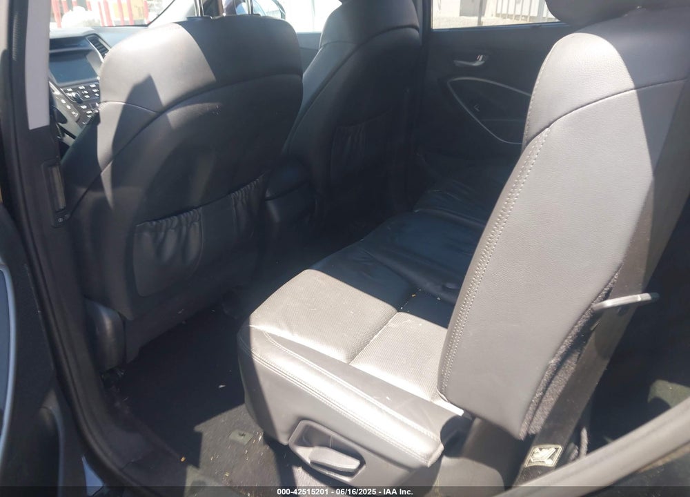 2017 HYUNDAI SANTA FE VIN: KM8SN4HF6HU247372