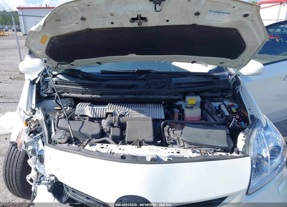 2013 TOYOTA PRIUS TWO VIN: JTDKN3DU4D1733323