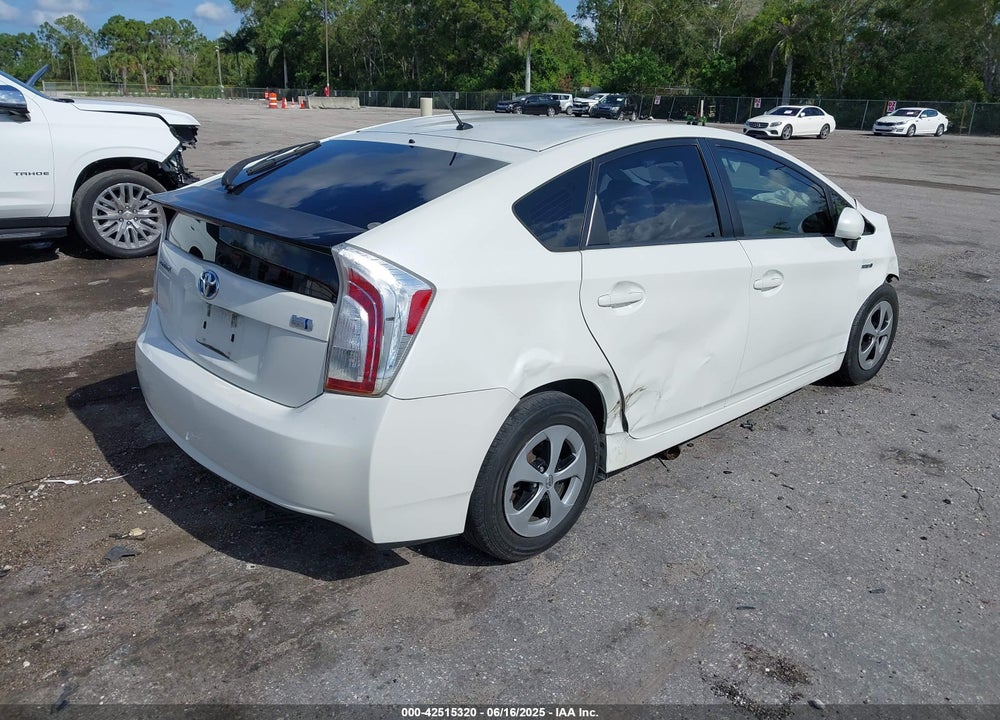 2013 TOYOTA PRIUS TWO VIN: JTDKN3DU4D1733323