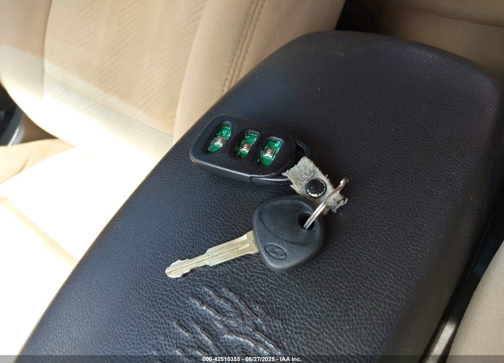 2013 HYUNDAI ELANTRA VIN: KMHDH4AE0DU842861