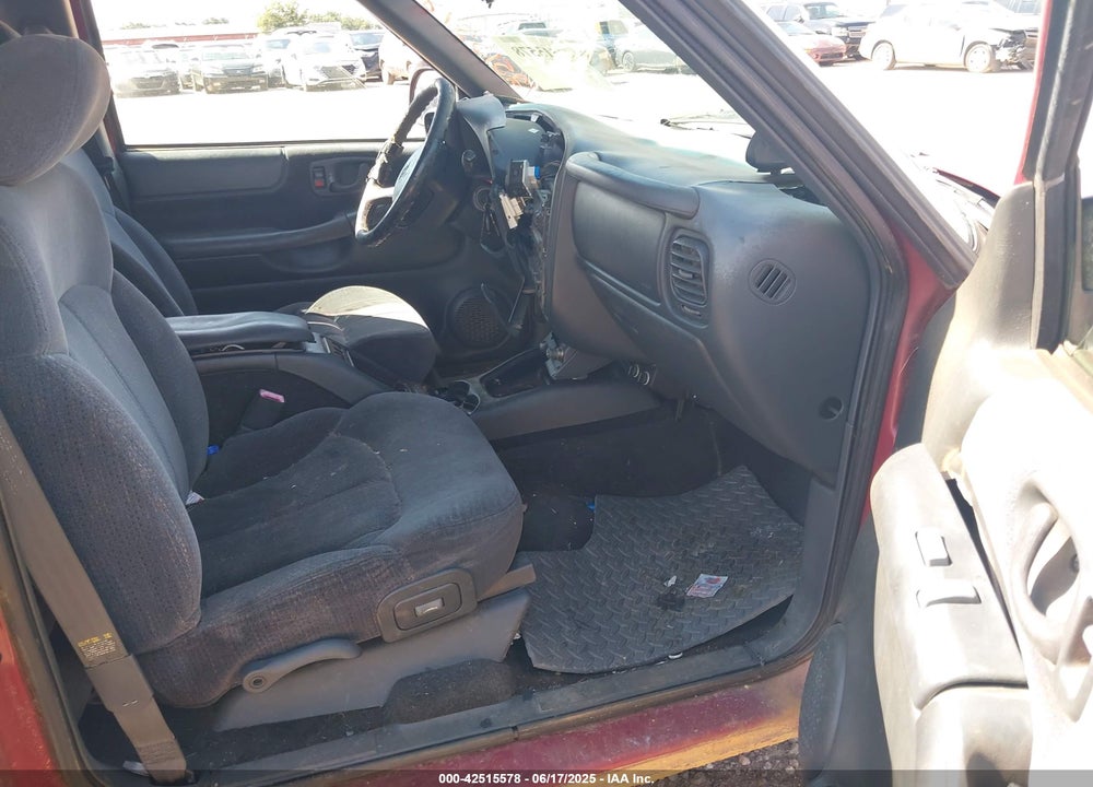2001 CHEVROLET BLAZER LT VIN: 1GNDT13WX1K212786