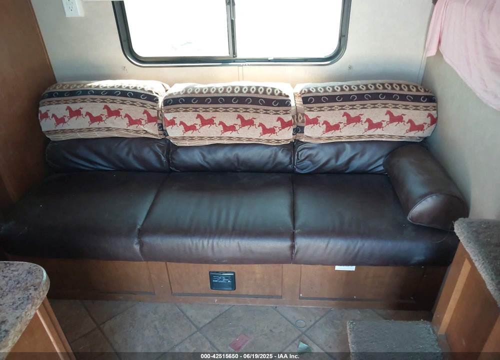2012 BISON 280 TRAILHEAD HORSE TRAILER VIN: 51Y335727C2002458