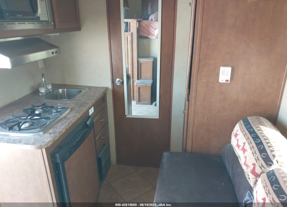 2012 BISON 280 TRAILHEAD HORSE TRAILER VIN: 51Y335727C2002458