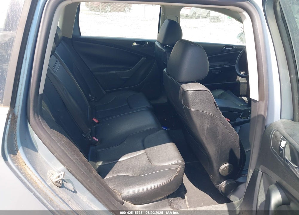 2007 VOLKSWAGEN PASSAT VIN: WVWLK73C87E028227