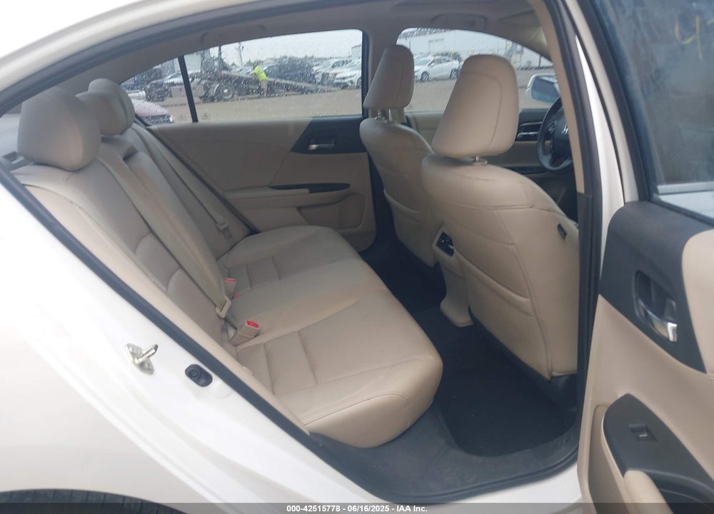 2016 HONDA ACCORD VIN: 1HGCR3F81GA009782