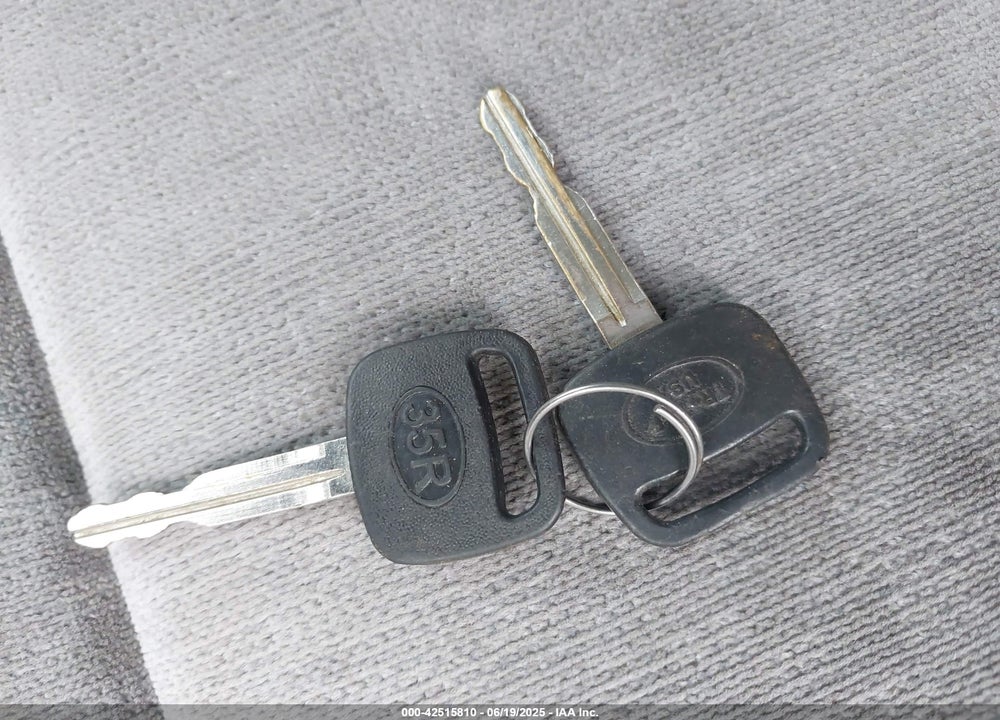 2003 TOYOTA COROLLA CE VIN: 2T1BR32E93C150028