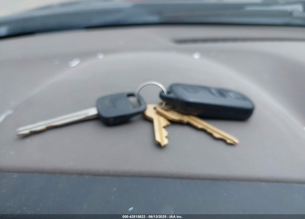 2005 TOYOTA RAV4 VIN: JTEHD20V756026643