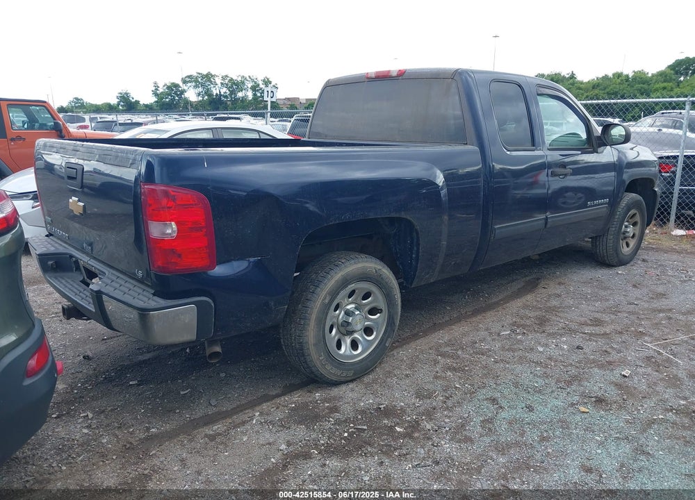 2011 CHEVROLET SILVERADO 1500 LS VIN: 1GCRCREA1BZ369548