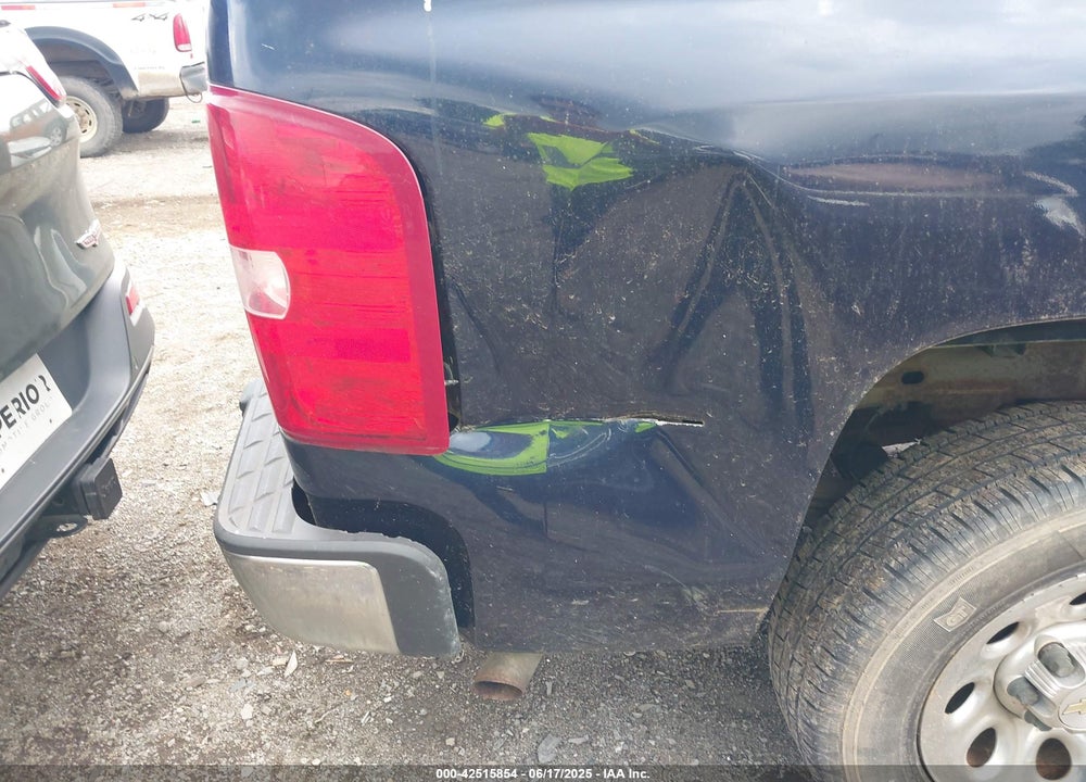 2011 CHEVROLET SILVERADO 1500 LS VIN: 1GCRCREA1BZ369548