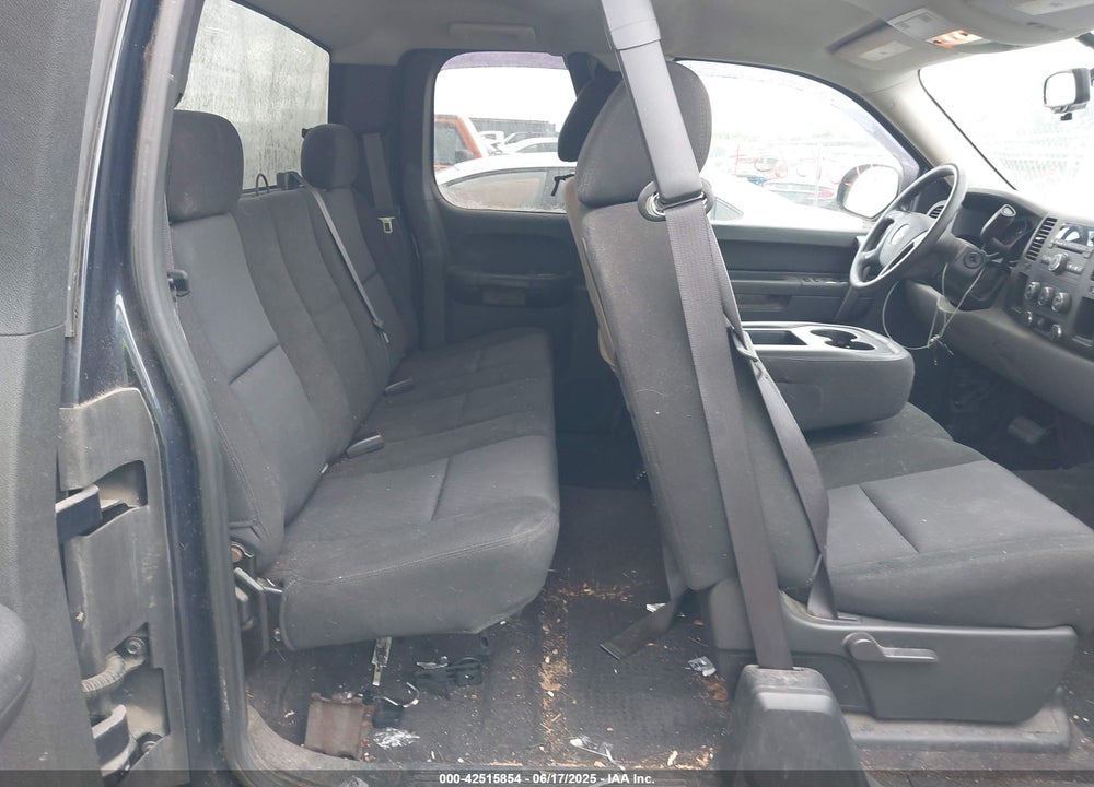 2011 CHEVROLET SILVERADO 1500 LS VIN: 1GCRCREA1BZ369548