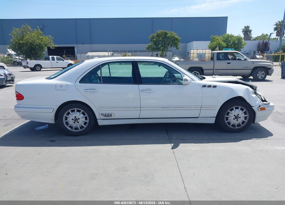 2001 MERCEDES-BENZ E 320 VIN: WDBJF65J11B368716