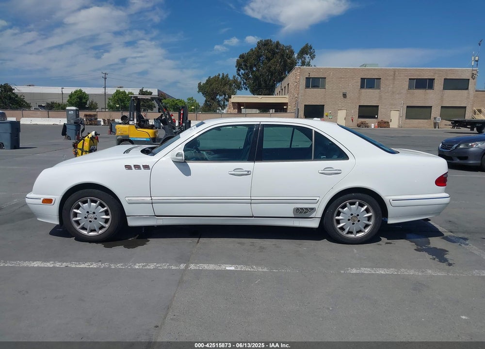 2001 MERCEDES-BENZ E 320 VIN: WDBJF65J11B368716