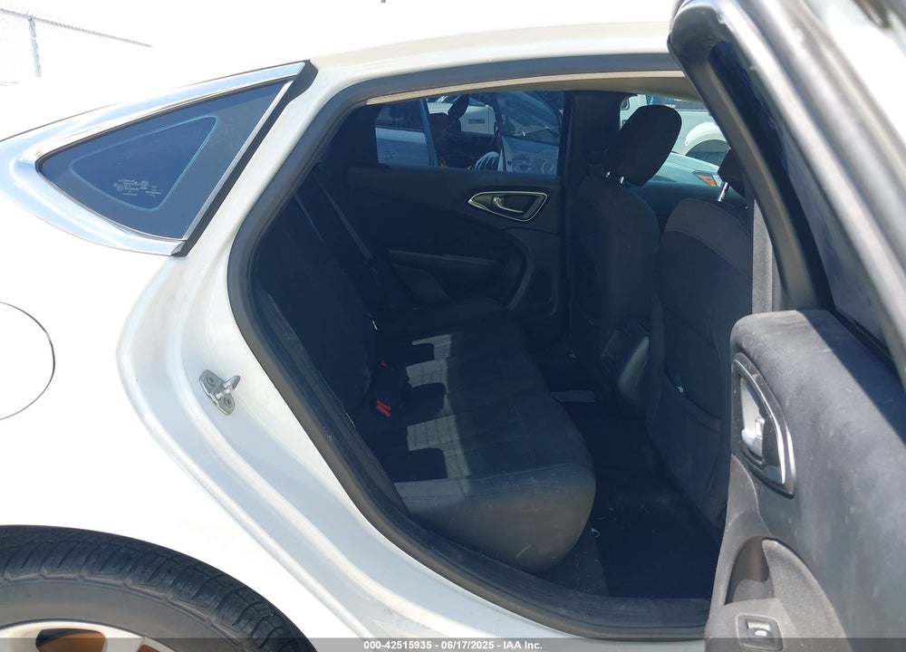 2016 CHRYSLER 200 VIN: 1C3CCCABXGN166243