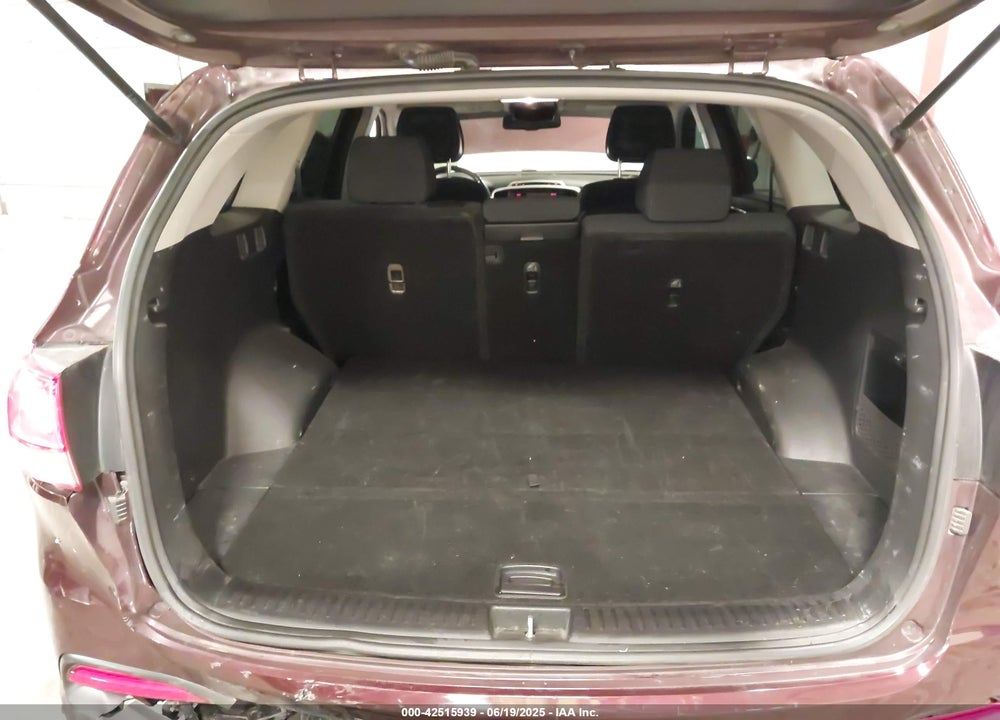 2016 KIA SORENTO VIN: 5XYPGDA33GG173882