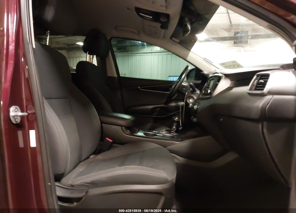 2016 KIA SORENTO VIN: 5XYPGDA33GG173882