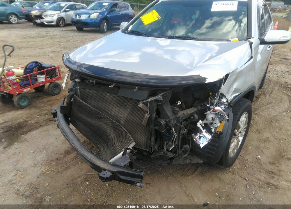 2015 KIA SORENTO LX VIN: 5XYKT3A61FG620296