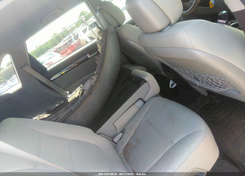2015 KIA SORENTO LX VIN: 5XYKT3A61FG620296