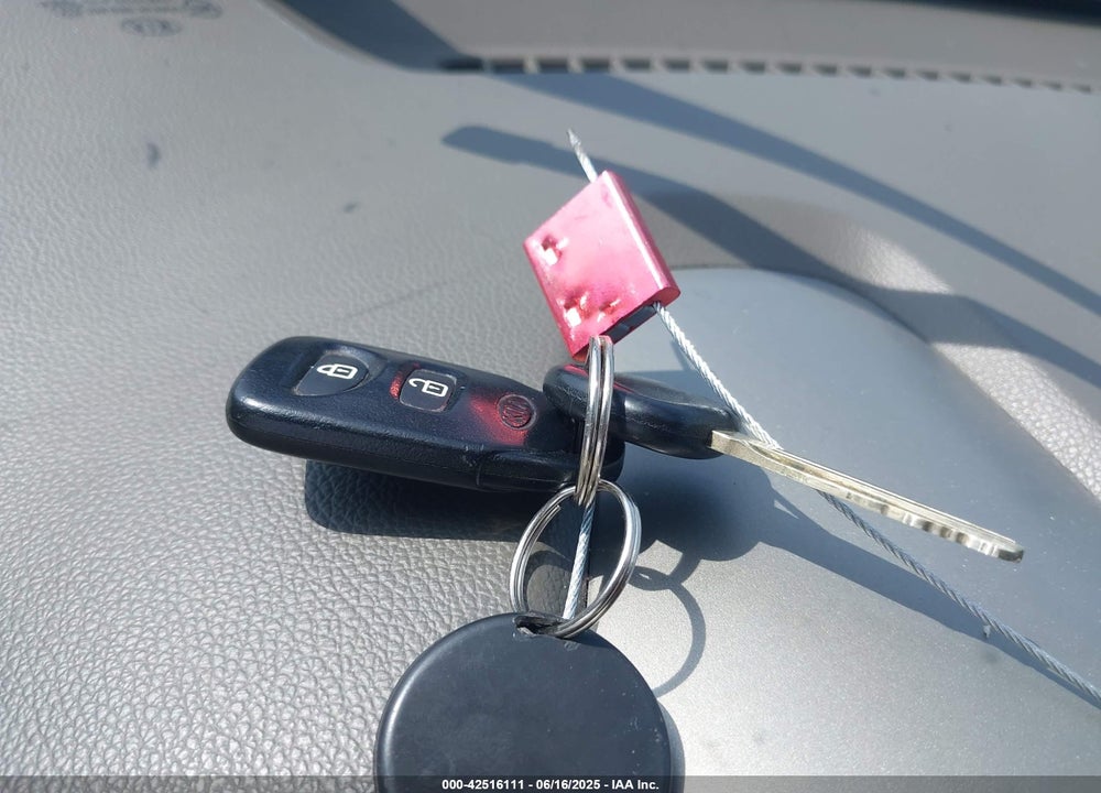 2011 KIA SPORTAGE VIN: KNDPBCA25B7043527