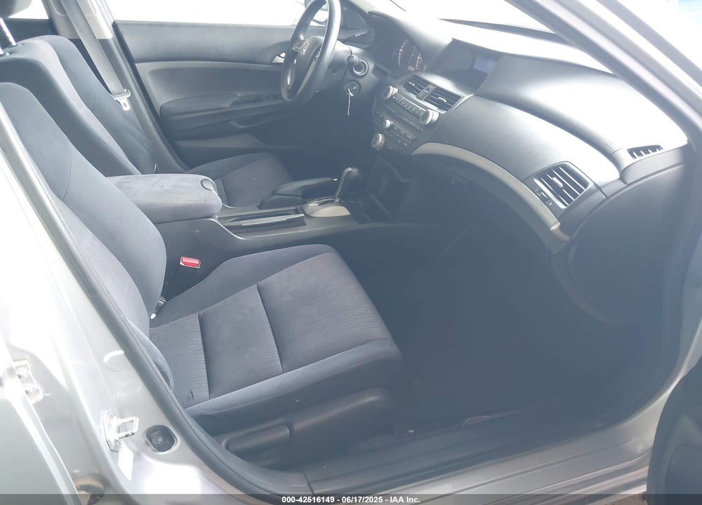 2011 HONDA ACCORD VIN: 1HGCP2F38BA118589