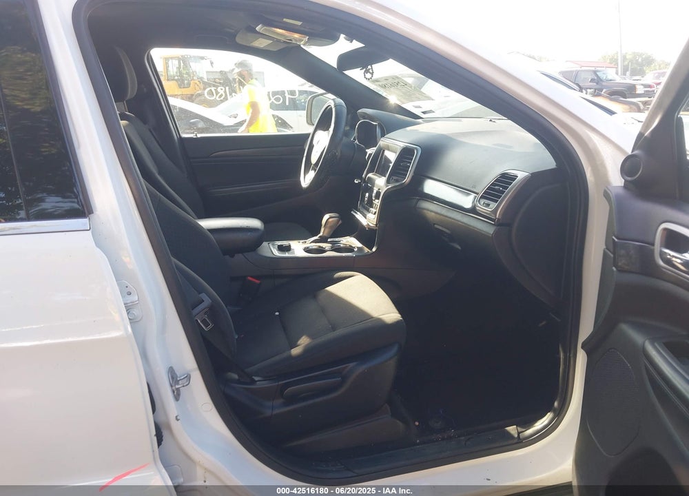 2018 JEEP GRAND CHEROKEE VIN: 1C4RJFAG0JC348416