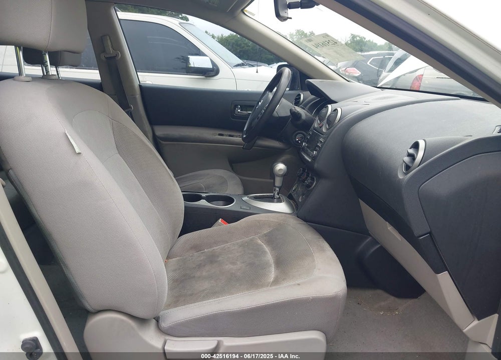 2014 NISSAN ROGUE SELECT VIN: JN8AS5MV4EW717933