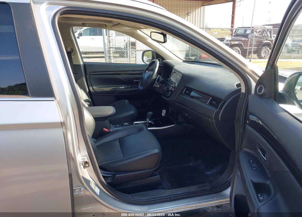2018 MITSUBISHI OUTLANDER VIN: JA4JZ4AX1JJ000916