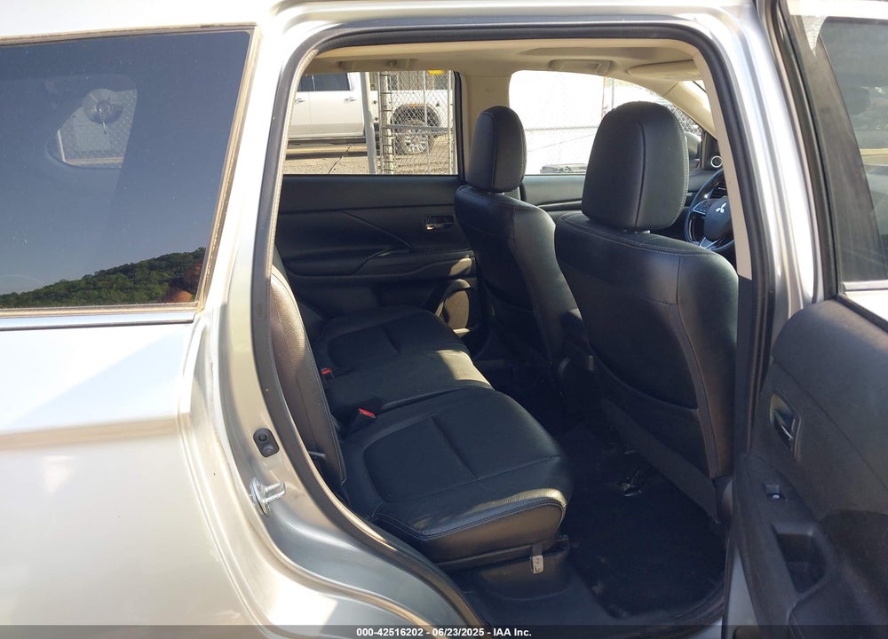 2018 MITSUBISHI OUTLANDER VIN: JA4JZ4AX1JJ000916