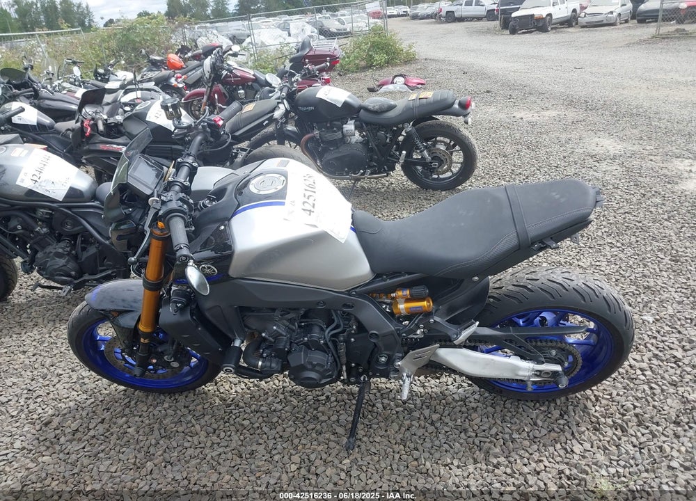 2023 YAMAHA MT09 D VIN: JYARN72E3PA001525